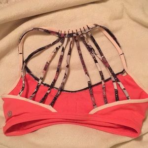 Lululemon sports bra